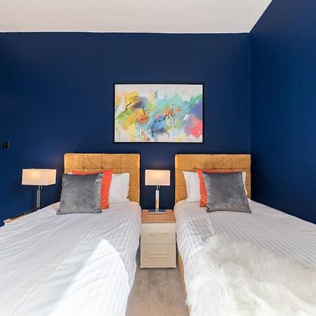 Stylish Luxury Large 4Br Kingbed Apartment Barrow-in-Furness Ngoại thất bức ảnh