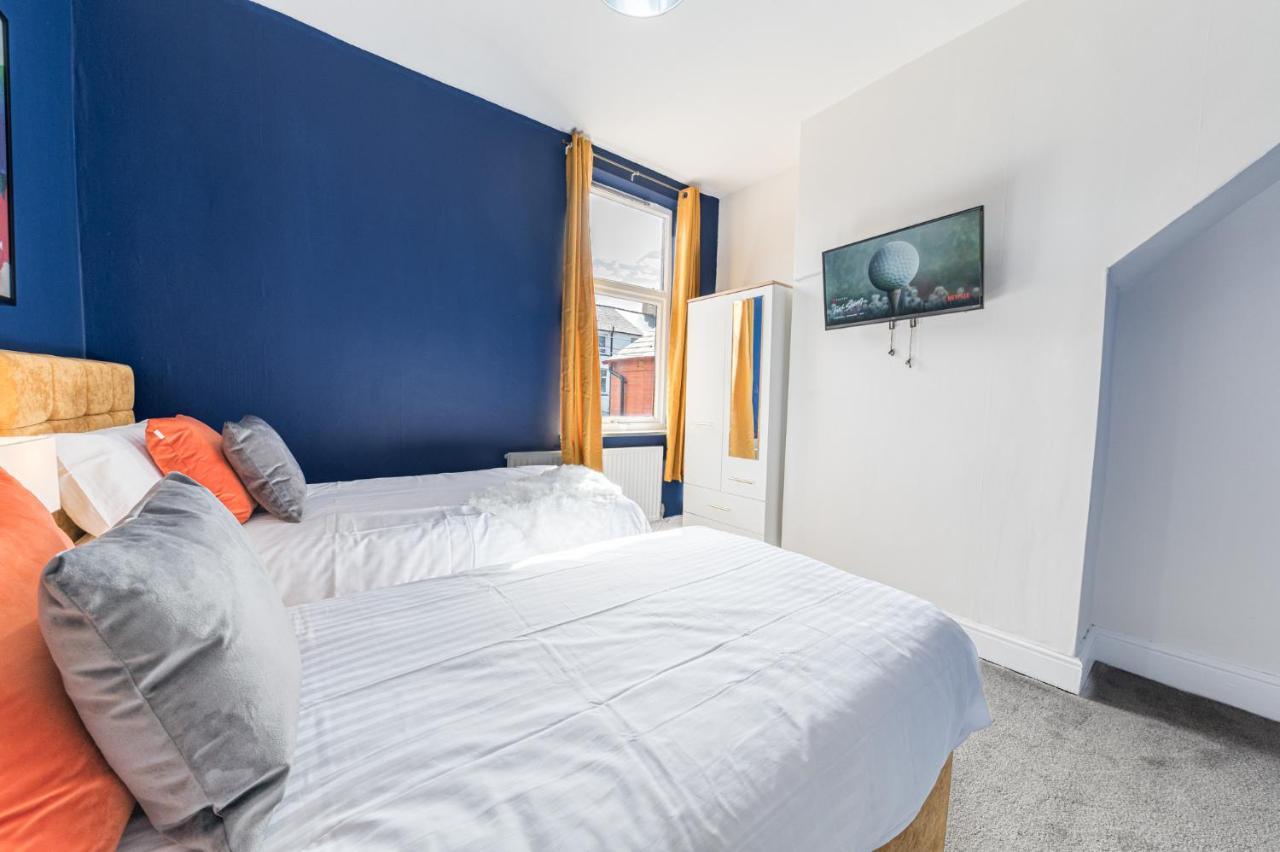 Stylish Luxury Large 4Br Kingbed Apartment Barrow-in-Furness Ngoại thất bức ảnh