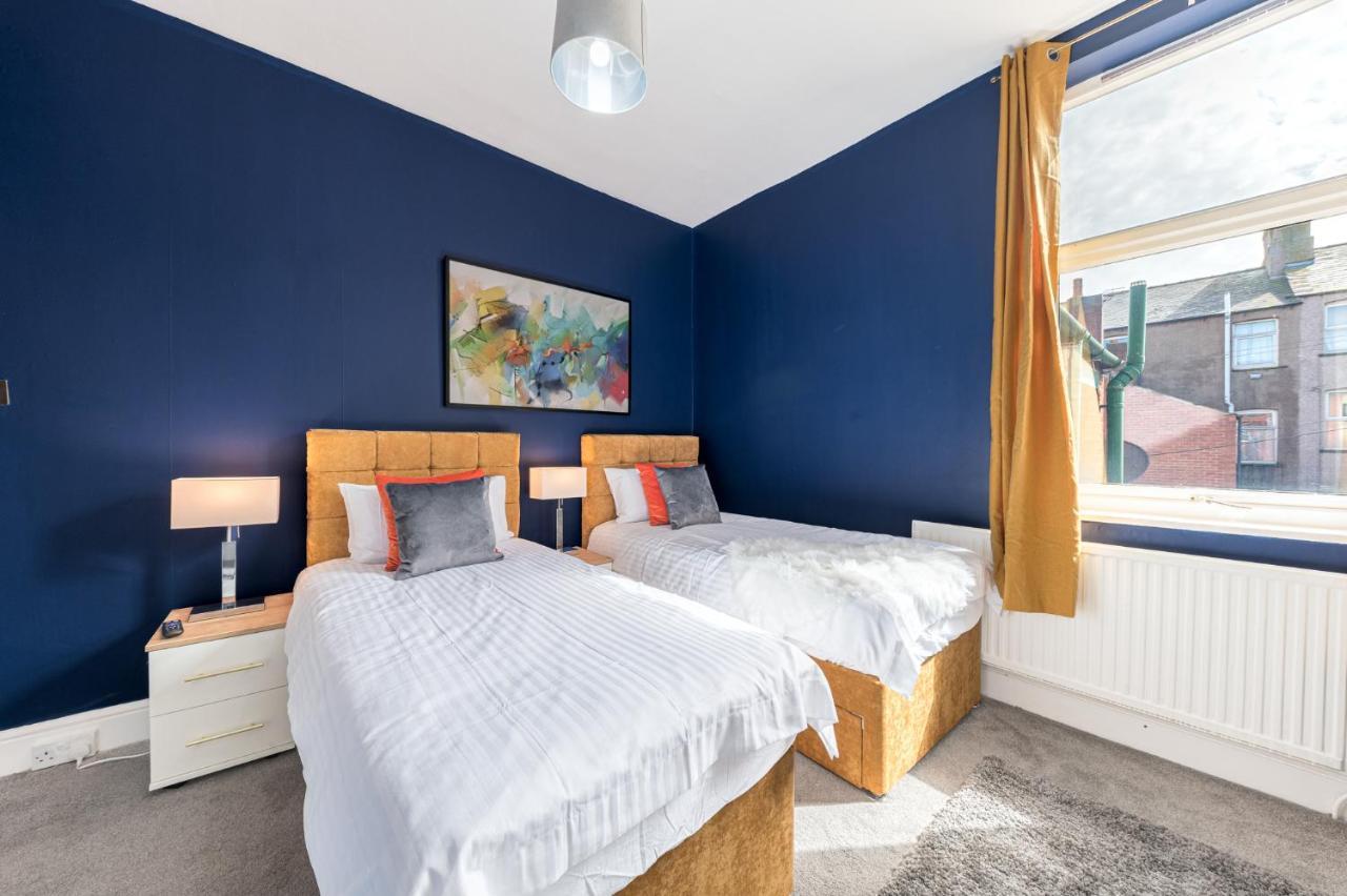 Stylish Luxury Large 4Br Kingbed Apartment Barrow-in-Furness Ngoại thất bức ảnh