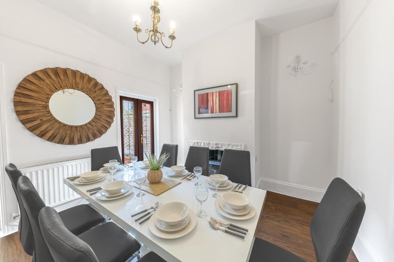Stylish Luxury Large 4Br Kingbed Apartment Barrow-in-Furness Ngoại thất bức ảnh